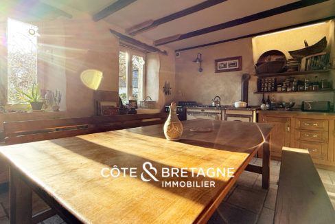 maison-pierre-gite-bretagne-begard-cuisine-2