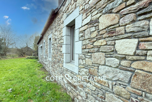 maison-pierre-gite-bretagne-begard-facade-3