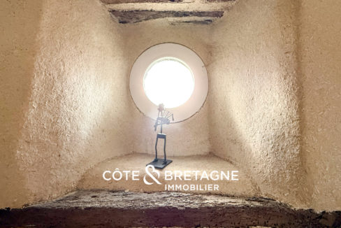 maison-pierre-gite-bretagne-begard-fenetre