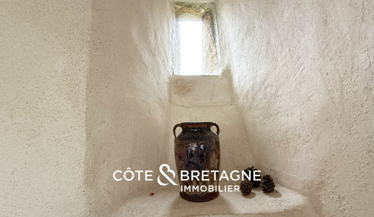 maison-pierre-gite-bretagne-begard-lucarne