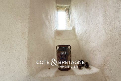 maison-pierre-gite-bretagne-begard-lucarne