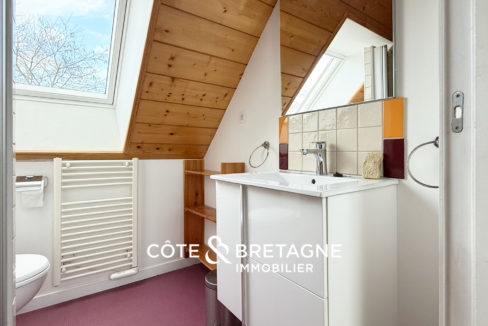 maison-pierre-gite-bretagne-begard-salle-d'eau