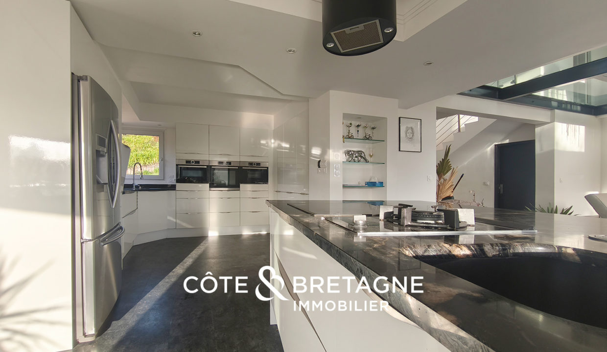 Belle-demeure-vue-mer-ploubazlanec-13