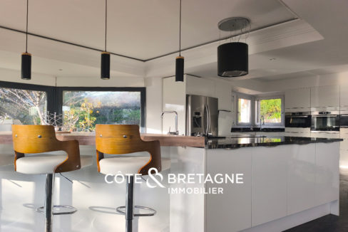 Belle-demeure-vue-mer-ploubazlanec-7-1