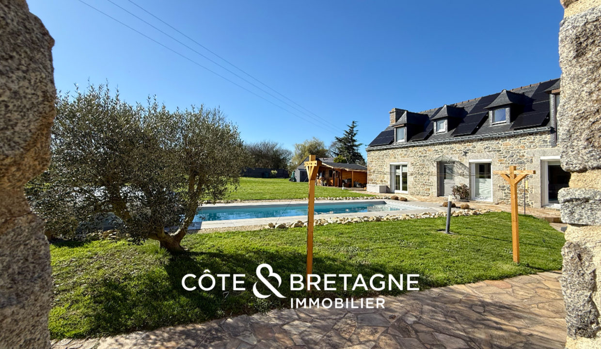 longere-a-vendre-a-hillion-avec-piscine-12