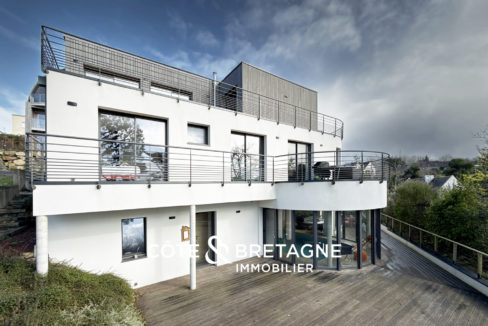 trebeurden-villa-architecte-facade-vue-mer-1