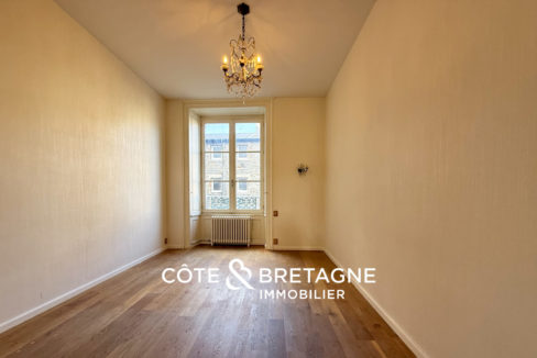 Appartement-haussmannien-plein-centre-beaux-volumes-lumineux-3
