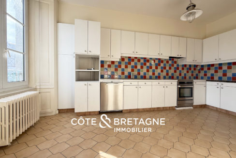 Appartement-haussmannien-plein-centre-beaux-volumes-lumineux-5