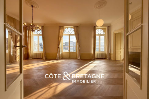 Appartement-haussmannien-plein-centre-beaux-volumes-lumineux-6