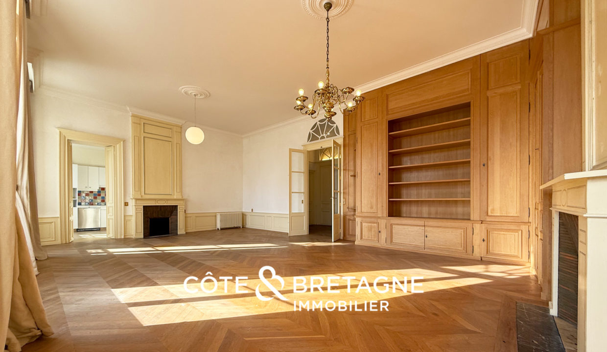 Appartement-haussmannien-plein-centre-beaux-volumes-lumineux-7