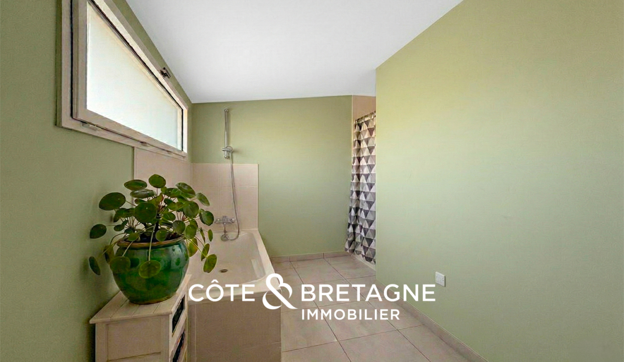 Maison avec piscine à Pluneret