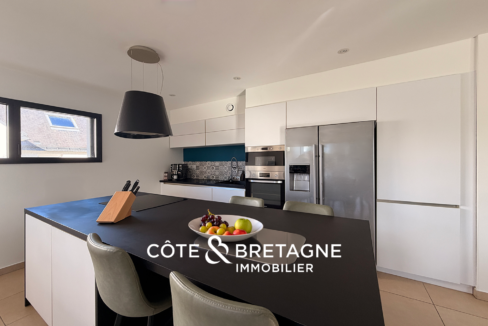 Maison d'architecte avec Piscine chauffée à Pluneret 23