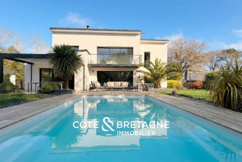 Maison d'architecte avec piscine Pluneret