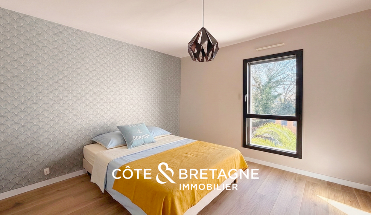 Maison d'architecte avec piscine à Pluneret