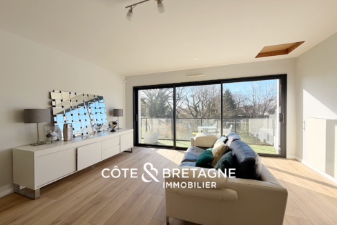 Maison d'architecte avec piscine à Pluneret 25