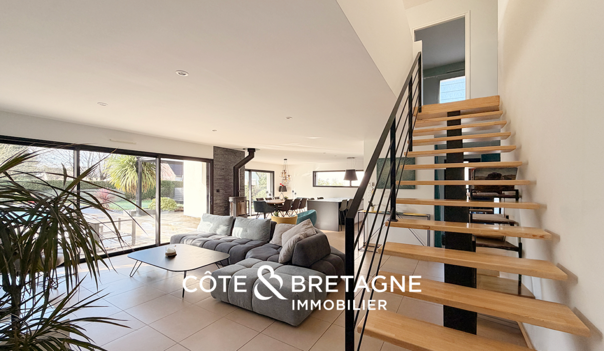 Maison d'architecte avec piscine à Pluneret 28