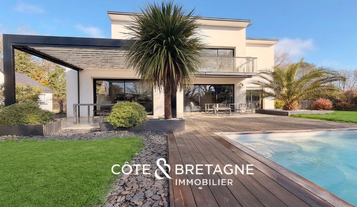 Maison d'architecte avec piscine chauffée à Pluneret