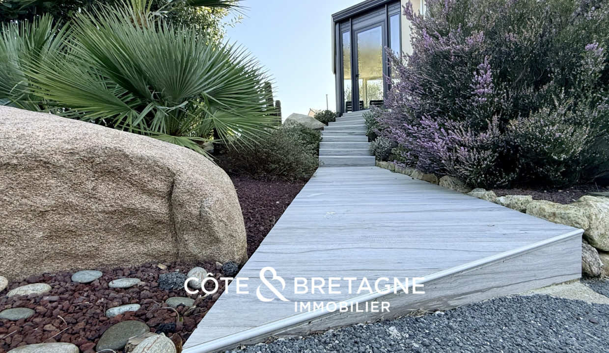 Maison_Louannec_Vuemer_jardin_chemin