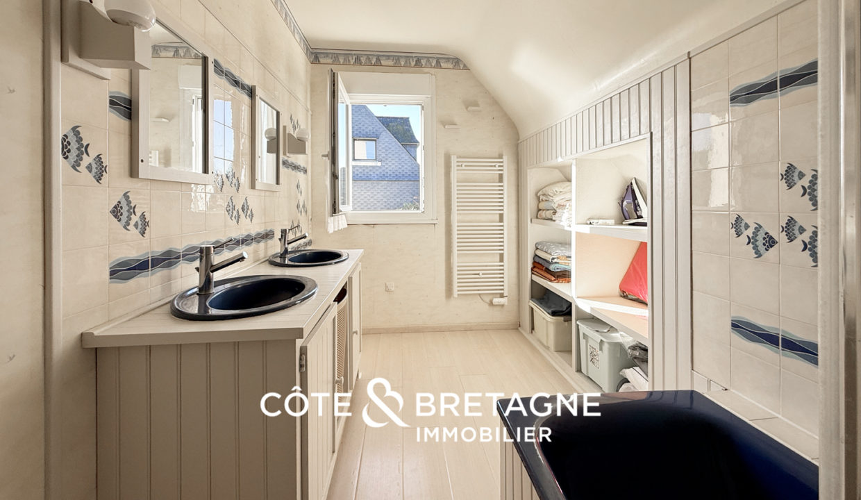 Maison_Plouguiel_VuePanoramique_Fleuve_Salle-de-bain