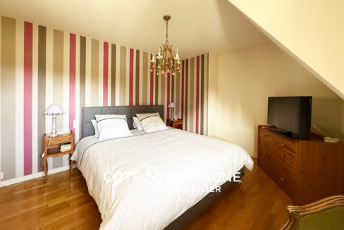 belle-demeure-a-hillion-avec-piscine-et-terrain-de-tennis-111