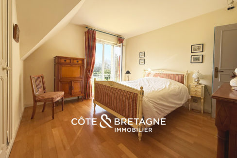 belle-demeure-a-hillion-avec-piscine-et-terrain-de-tennis-13