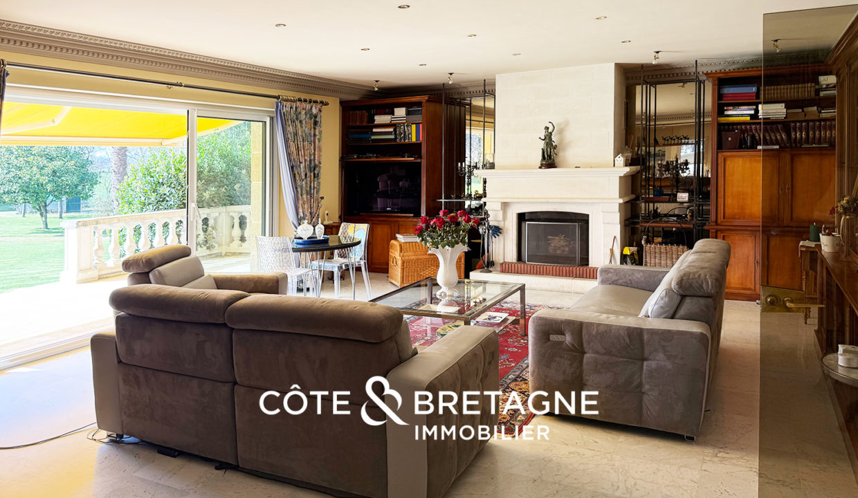 belle-demeure-a-hillion-avec-piscine-et-terrain-de-tennis-18