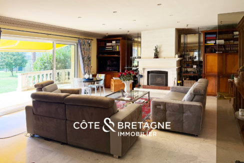 belle-demeure-a-hillion-avec-piscine-et-terrain-de-tennis-18