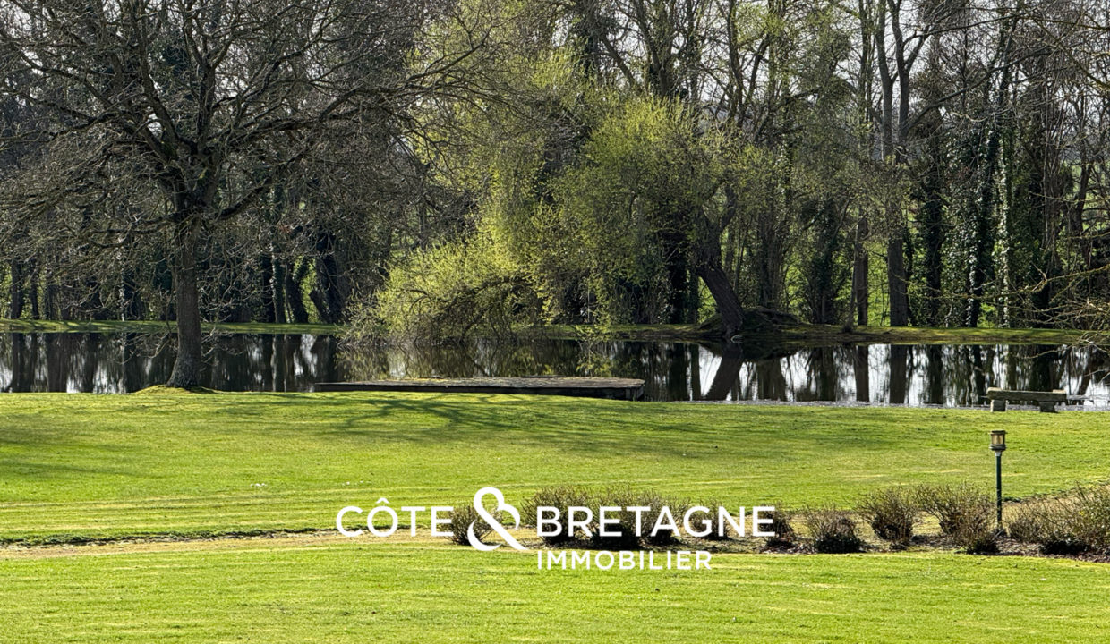 belle-demeure-a-hillion-avec-piscine-et-terrain-de-tennis-3