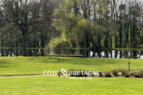 belle-demeure-a-hillion-avec-piscine-et-terrain-de-tennis-3