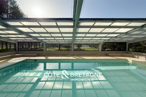 belle-demeure-a-hillion-avec-piscine-et-terrain-de-tennis-5