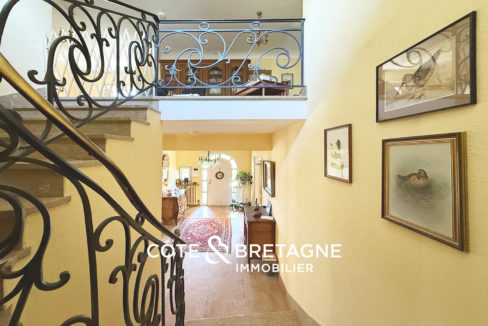 belle-demeure-a-hillion-avec-piscine-et-terrain-de-tennis-8