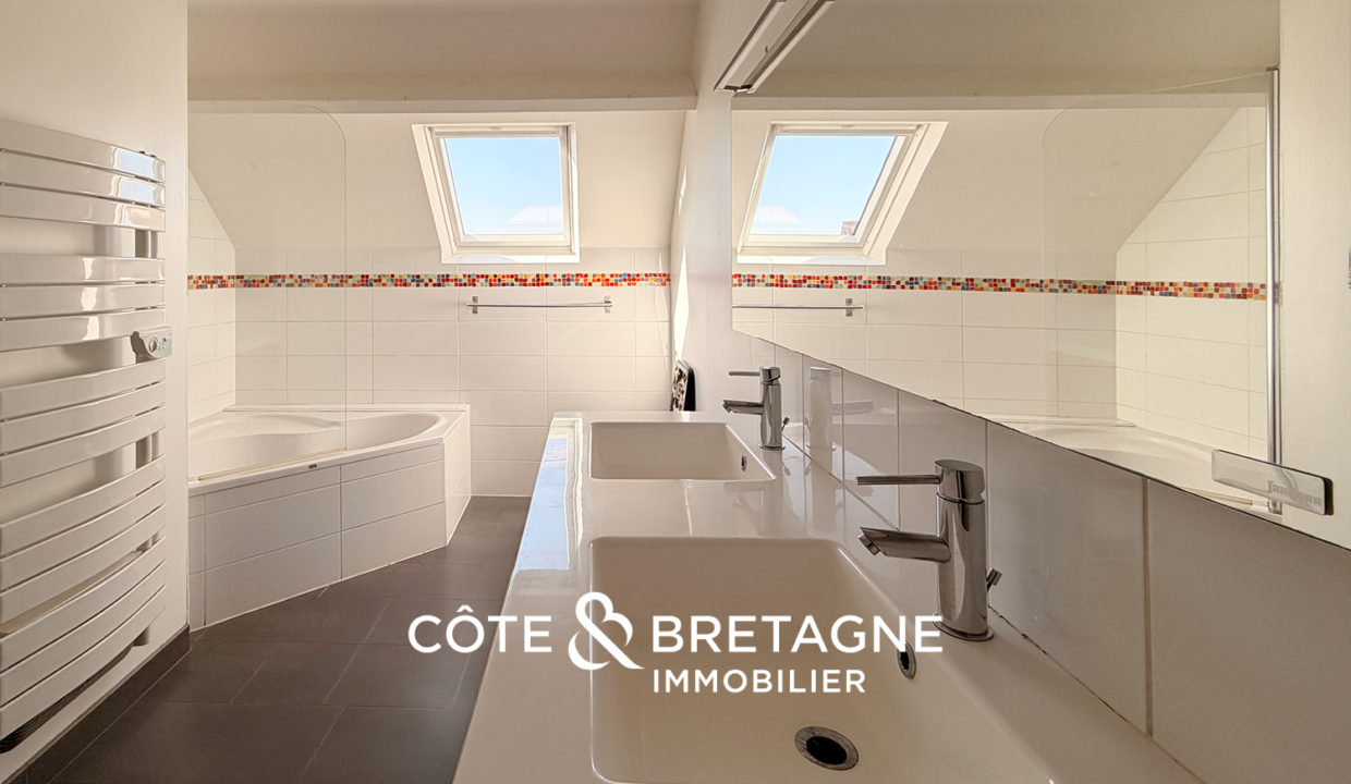 Belle demeure avec piscine intérieure à Arzal dans le Morbihan 18