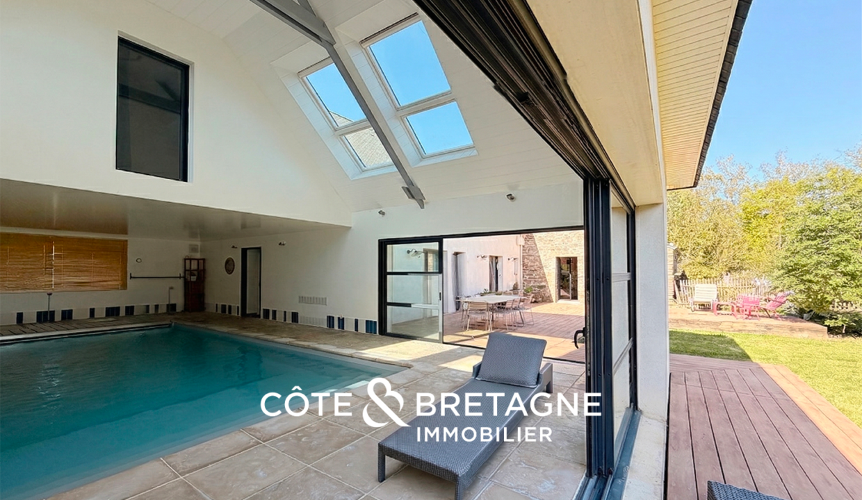 Belle demeure avec piscine intérieure à Arzal dans le Morbihan 8