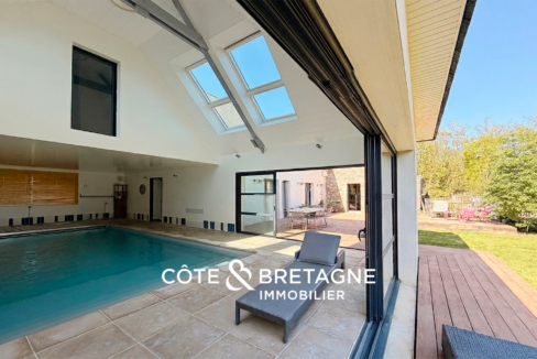 Belle demeure avec piscine intérieure à Arzal dans le Morbihan 8