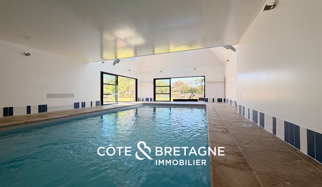 Belle demeure avec piscine intérieure à Arzal dans le Morbihan 9