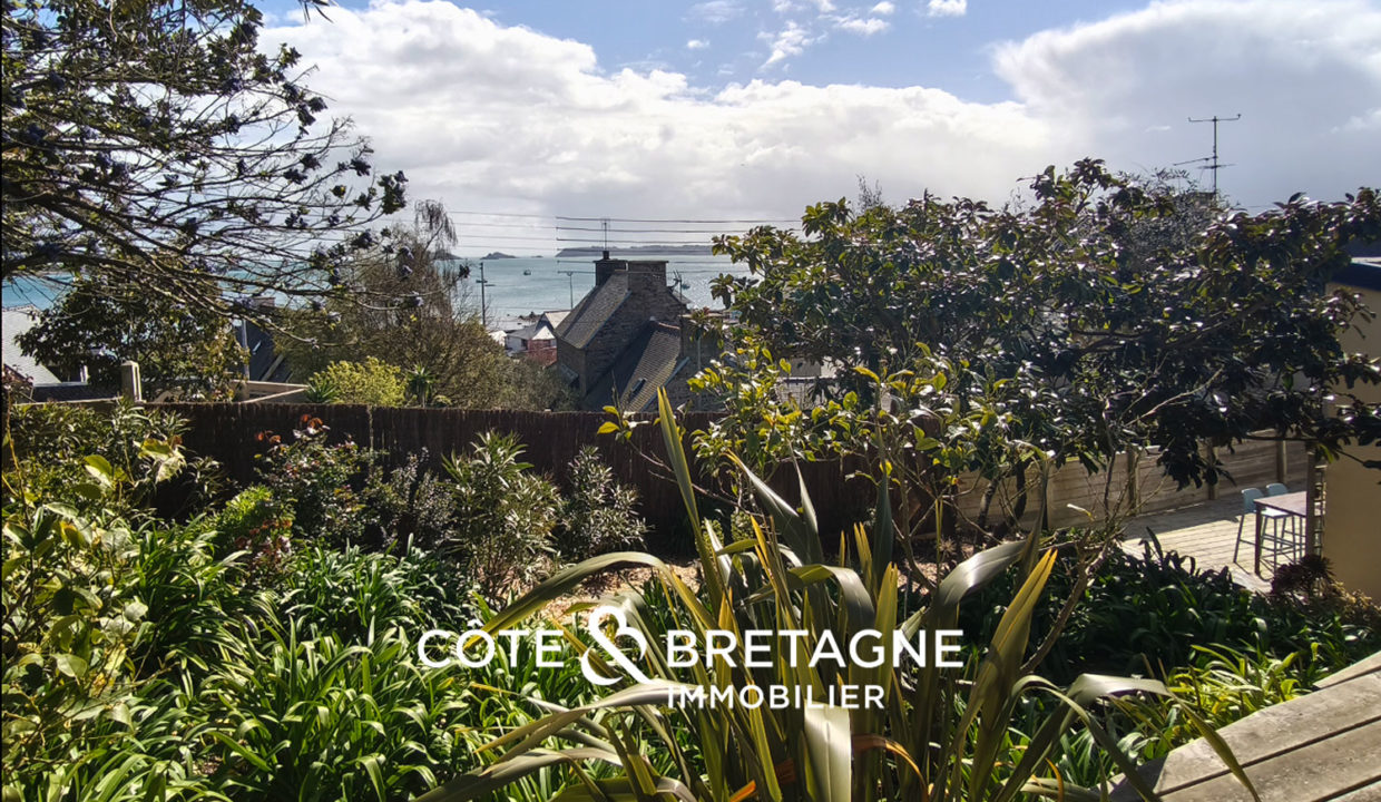 belle-maison-vue-mer-ploubazlanec-21