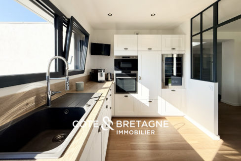 maison-architecte-vue-mer-panoramique-plouezec-cuisine-2