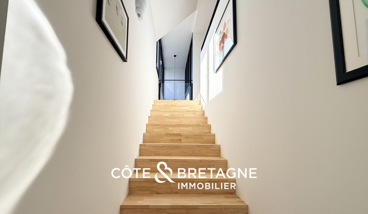 maison-architecte-vue-mer-panoramique-plouezec-escalier