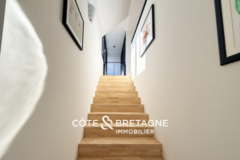 maison-architecte-vue-mer-panoramique-plouezec-escalier