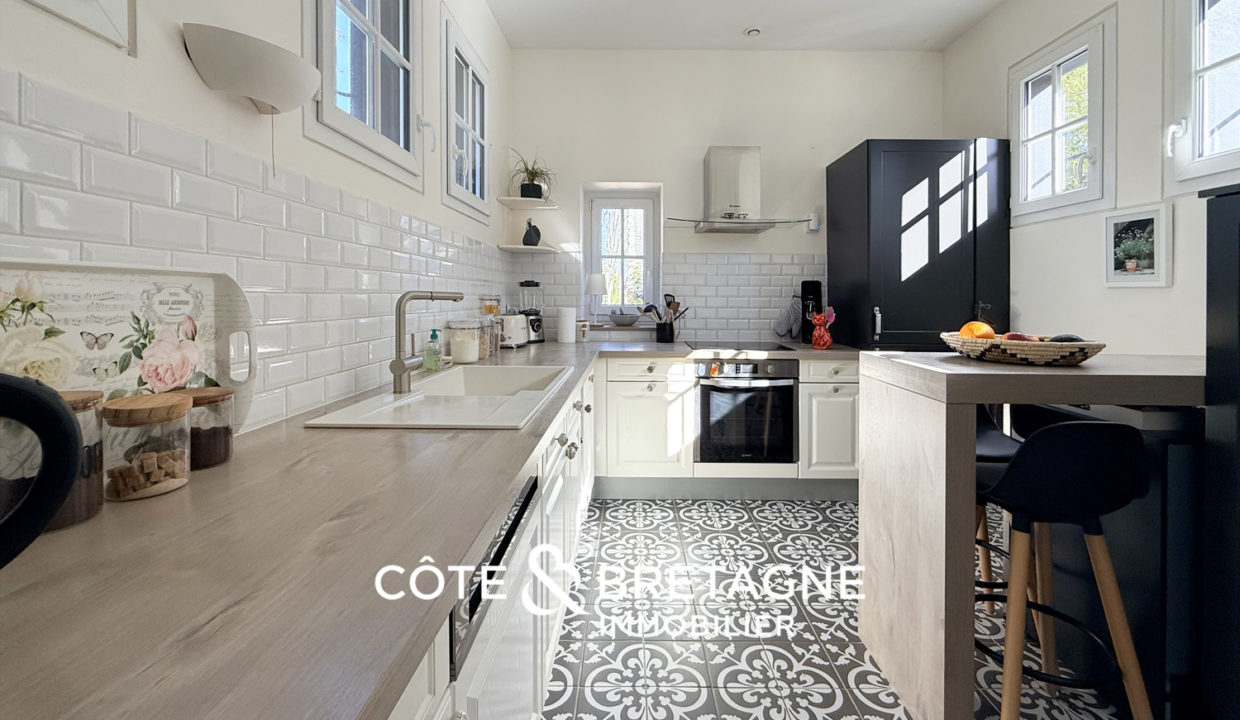 maison-pierre-prestige-pleumeur-bodou-parc-bretagne-cuisine