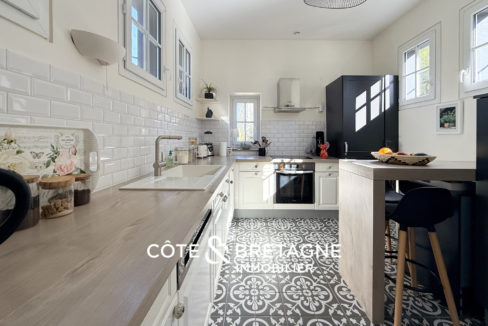 maison-pierre-prestige-pleumeur-bodou-parc-bretagne-cuisine