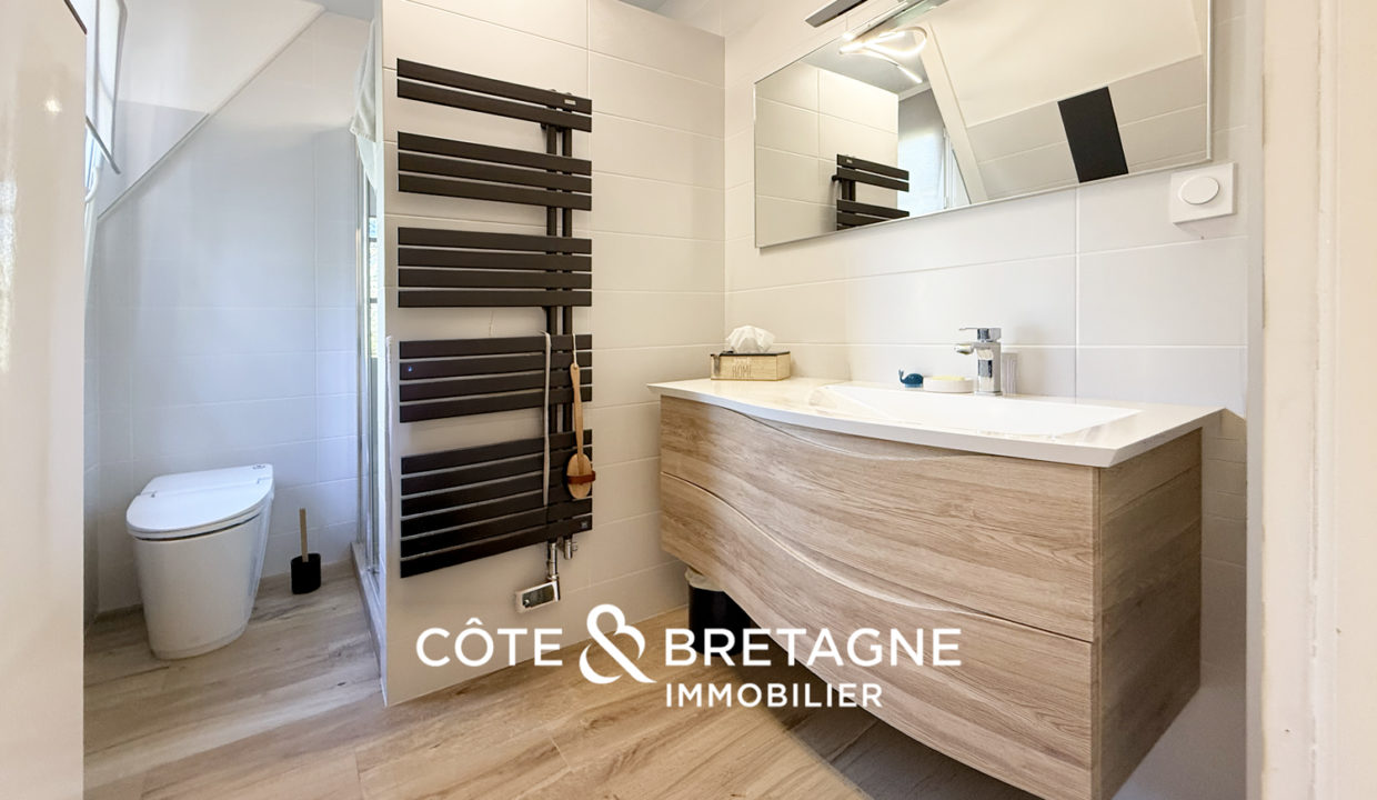 maison-pierre-prestige-pleumeur-bodou-parc-salle-d-eau-bretagne-2