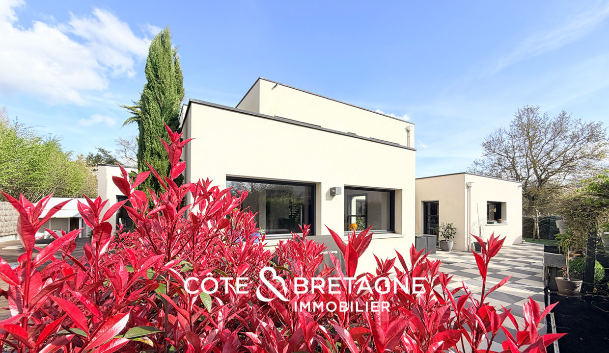 maison-rennes-betton-contemporaine-luxe-piscine-16