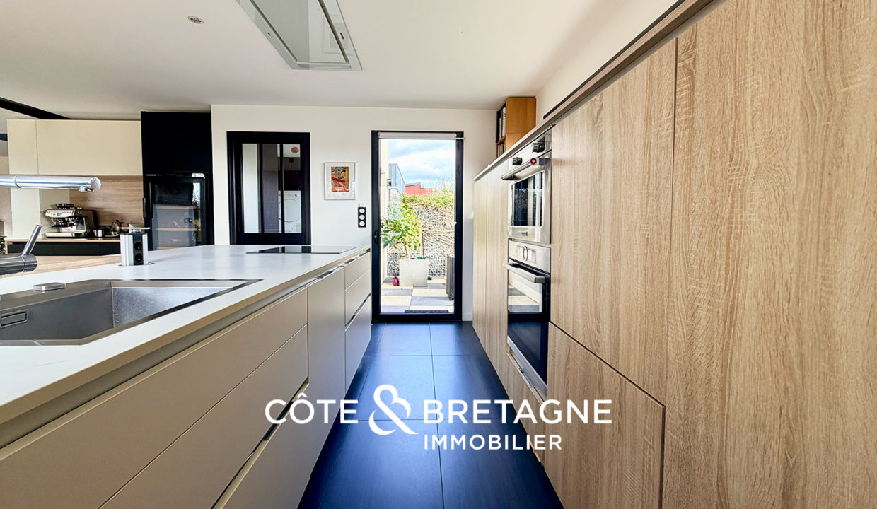 maison-rennes-betton-contemporaine-luxe-piscine-7