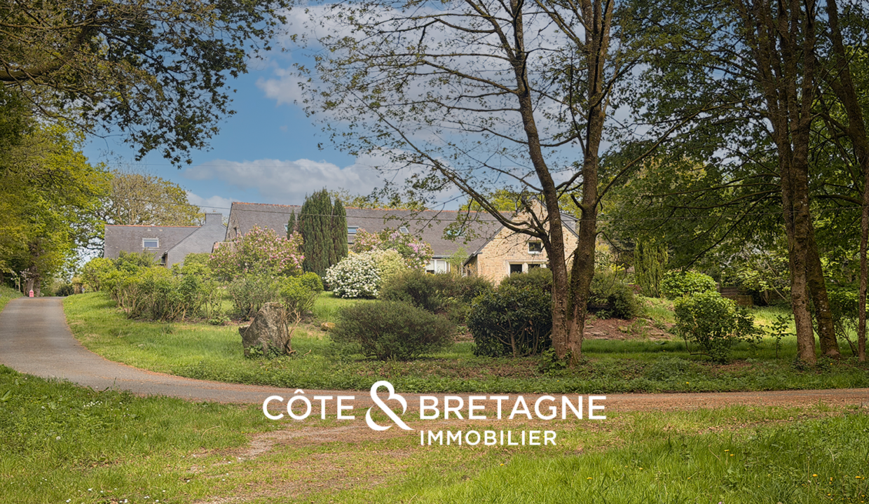 Domaine en pierre à Plouray Morbihan 49