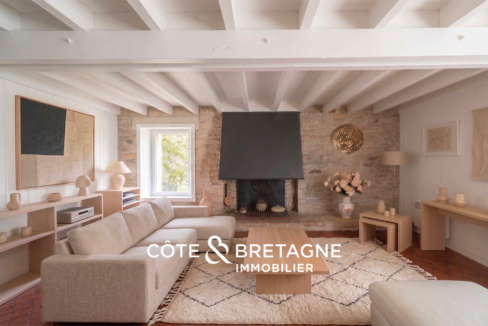Maison en pierre avec vue sur la Ria d'Etel