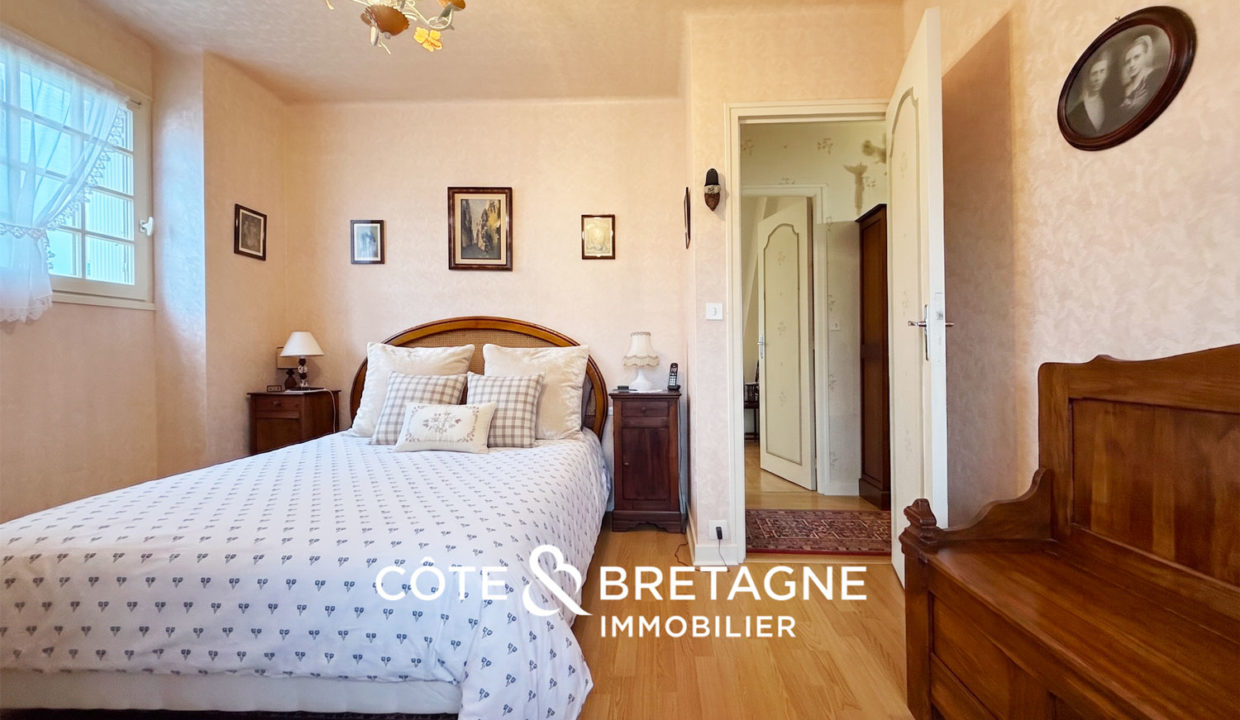 Maison-tregueux-jardin-garage-chambre-centre-ville-11