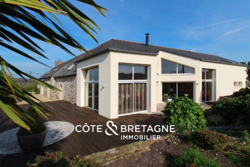 belle-longere-en-pierre-a-vendre-bretagne