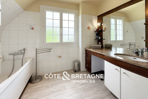 maison-familiale-5-chambres-salle-deau-lannion-2