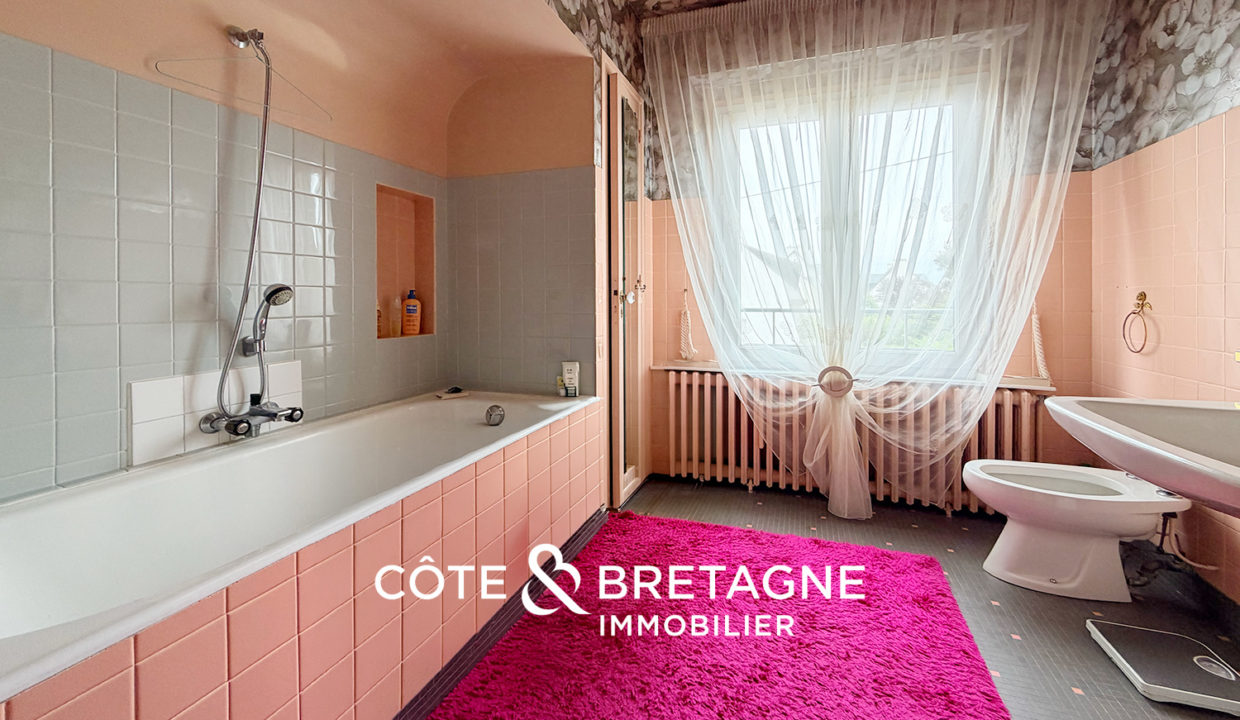 maison-binic-piscine-jardin-garage-11
